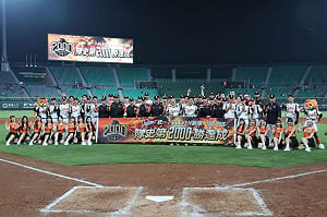 統一獅隊史2000勝中職第1隊　餅總盼再創高峰