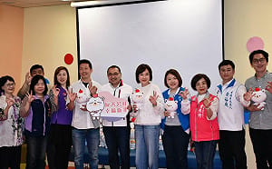 柯志恩率高雄團隊參訪新北公托    侯友宜大讚「育兒三箭」政策有氣魄 