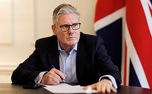 英相慘遭黨內逼宮 英媒問這「六朝大臣」是否支持施凱爾繼任首相卻這樣回....