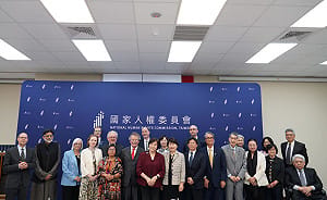 兩公約國際審委：全球民主倒退　台灣應續深化人權根基