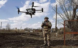 (影) 烏「遠程圍攻」逆轉戰局! 無人機重塑現代戰爭 國產飛彈現莫斯科上空