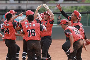 王貞治盃許庭愷超前轟　台東苦戰13局搶勝晉4強