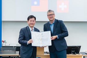 林佳龍參訪瑞士伯恩大學　捐贈蓬萊獎學金