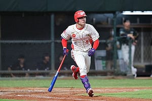 李凱威關鍵二壘打獲MVP　龍勝雄鷹近期4連勝