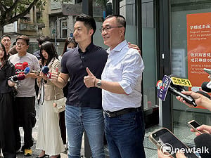 綠提貼「沈伯洋」姓名貼丟東西在捷運推銷　蔣萬安：別亂丟垃圾 