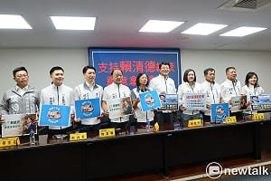 謝龍介率藍軍支持賴總統「拿香對拜」  籲0到18政策提早今年實施