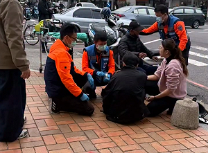 韓籍男遭無照闖紅燈阿伯撞！反被告過失傷害 怒PO網：這真的是對的嗎？