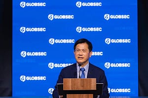 赴捷克發表專題演說 林佳龍：以「工業5.0」重新定義台歐夥伴關係 