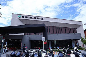 開幕7天就出包！  高雄鼓山運動中心傳有人受困電梯20分鐘