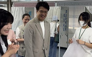2年買2輛特斯拉  沈伯洋：出新款「舊換新」不該被攻擊  