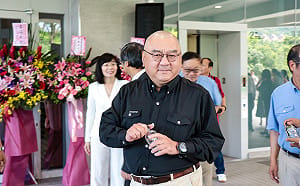 曾出資16億助修繕體育館及蓋圖書館  政大發聲弔念尹衍樑辭世