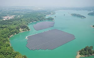 旱季水位下降！烏山頭水庫「水面型光電」浮台觸底惹疑慮  能源署：已斷電隔離並拆卸防範
