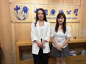 中配勤彭蓁隨鄭麗文訪美惹議 國民黨：她不是正式成員　