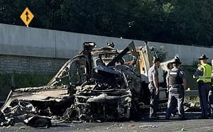 美州際公路奪命大車禍！華人巴士司機「未減速」8車連環撞 釀5死44傷悲劇
