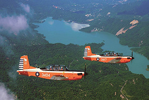 快訊》空軍1架T-34初教機墜毀！兩名中校殉職 國防部最新說明 