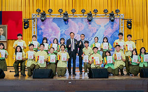 武陵學生喊住新店市長被怒罵甚遭肉搜  凌濤曝張善政心態：他只是莞爾一笑無放在心上