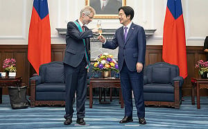 賴清德頒授「特種大綬卿雲勳章」 韋德齊：我們責任在提升國家韌性 