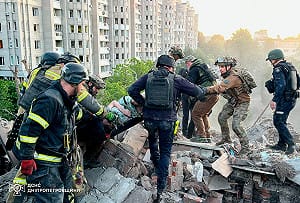 （影）俄軍一夜狂射656無人機、73飛彈! 澤連斯基籲西方速援防空系統