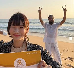 愛莉莎莎合作課程爆糾紛！瑜珈老師控「只拿1％收益」雙方鬧翻