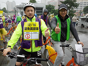 宣稱逾2千志工掃街挺昌 安盟諷現場約300人