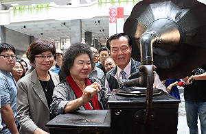 開車駕駛的知音 高雄廣播節古典登場