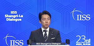 「請代我向董軍部長致意!」香會與北京代表針鋒相對 小泉猛將中國一軍