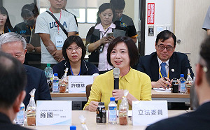 卓榮泰參訪后里旭東機械    何欣純：當選市長設「創新研發平台」