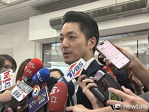簡舒培批遮陽傘「2年0進度、1座620萬」　蔣市府：別拿淘寶貨魚目混珠