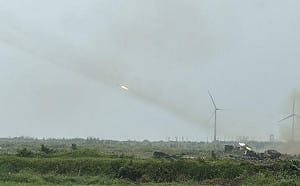 (影) 雷霆2000射擊出包？火箭彈飛沒多遠就墜地 陸軍回應了