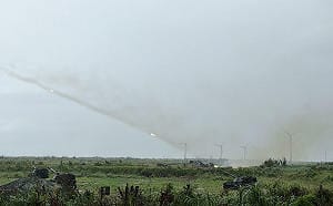 雷霆2000時隔7年實彈射擊 曝實戰化訓練內幕：前一天才進陣地整備
