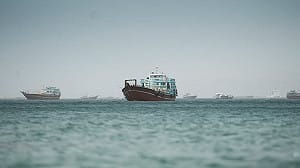 川普：美軍秘密協助1億桶石油通過荷莫茲海峽