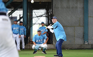 受邀為新北代表隊打氣 李四川允全力強化三級棒球培育 