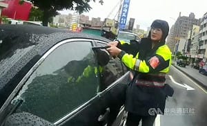 男子毒駕昏睡台中鬧區路中　警破窗逮人查獲毒品