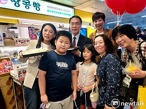 農特產品快閃首爾地鐵商圈  黃偉哲邀韓國民眾品味台南好滋味