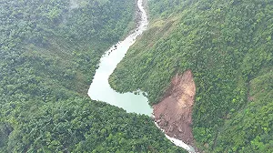 雨炸南投！竹山瑞龍瀑布上游驚見堰塞湖