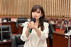 媒體民調稱賴瑞隆大勝柯志恩    高雄藍營酸：吹哨壯膽！ 