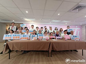(影)不再看得到吃不到！何欣純提敬老愛心卡「欣升級」