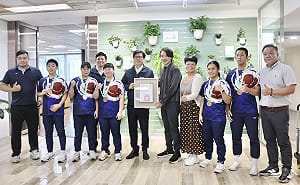 企業力挺鼓山高中舉重隊    陳其邁表揚民間資源無私挹注 