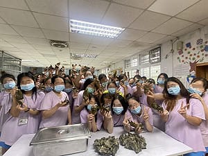 端午佳節　移民署台北收容所辦包粽與收容人同樂