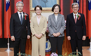 蔡英文感謝廖俊智「家裡有你真好」：中研院重擔交到陳建仁手上