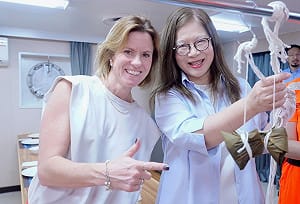 英國駐台代表首登海巡旗艦！   管碧玲：台英共伴維護區域和平  