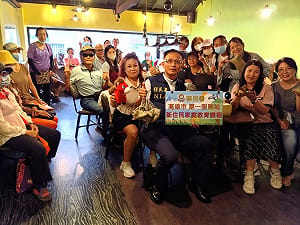台越傳統文化熔一爐    移民署高一站邀新住民體驗端午粽香   