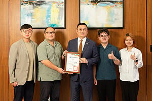 從寮國僑生到企業領航者 高科大林齊國獲全球留台傑出校友獎 