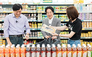 林國漳、韓瑩逛超市調侃這是好的「蔥」跟「阿伯」 賴清德忍不住笑了