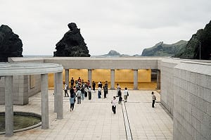 首批政治受難者抵綠島75週年 紀念市集音樂日 裝咖人、百合花、農武唱出白恐記憶！