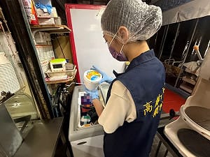 高雄老字號冰店爆食安問題！吃到保麗龍消極處理 衛生局出手了