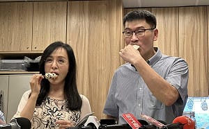 梁文傑為鳳梨釋迦失言道歉！她當場虧：少去一次酒店就能買很多