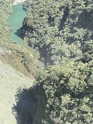 花蓮萬里溪發現巨形堰塞湖！初判崩塌面積達45公頃 蓄水量可多至600萬立方公尺