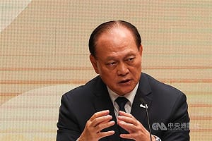 季連成視察高檢署 促成立打黑掃毒戰情中心防制毒駕
