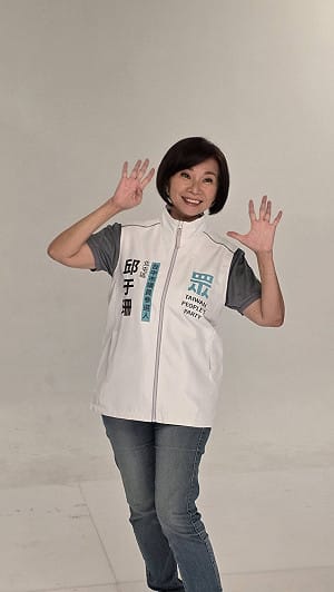 這黨還有制度嗎...白營台中議員參選人遭陳清龍勸退選  她不滿：那當初辦初選幹嘛？